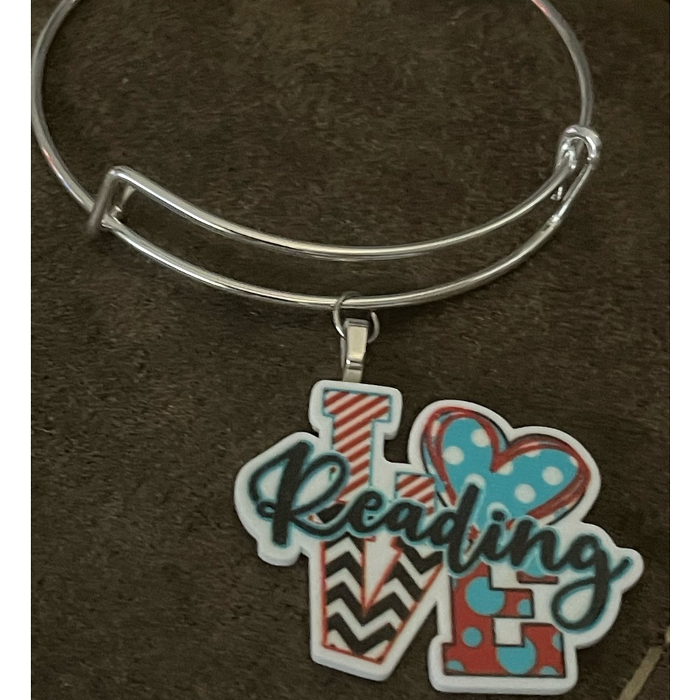 Love reading bracelet
